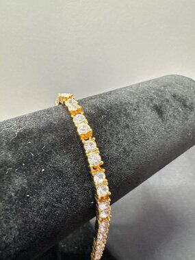 Napier Gold-Tone Link Bracelet With Clear Rhinestones Elegant Design 7.5 Inches